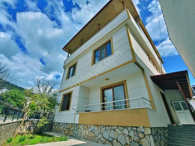 Uytundan Gürede Denize 250 Metre Jeotermalli 3+1 Satılık Villa