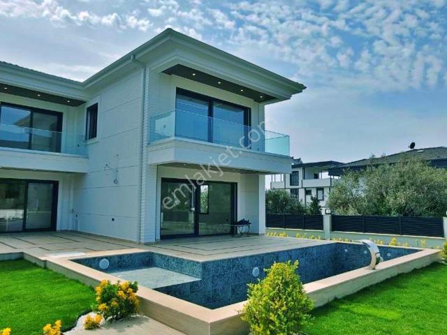 Uytundan Gürede Müstakil Yüzme Havuzlu 3+1 Ultralüks Villa