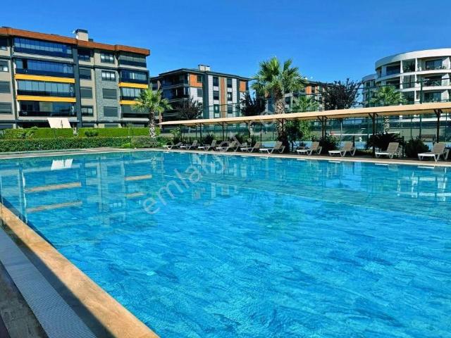 Uytundan Örende Havuzlu Tenis Kortlu Site Kiralık 1+1 Akıllı Ev