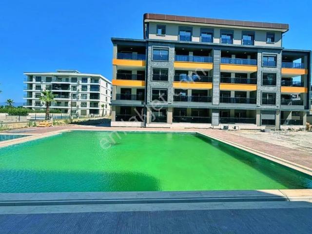 Uytundan Örende Havuzlu Ultralüks Sitede 2+1 Akıllı Daire