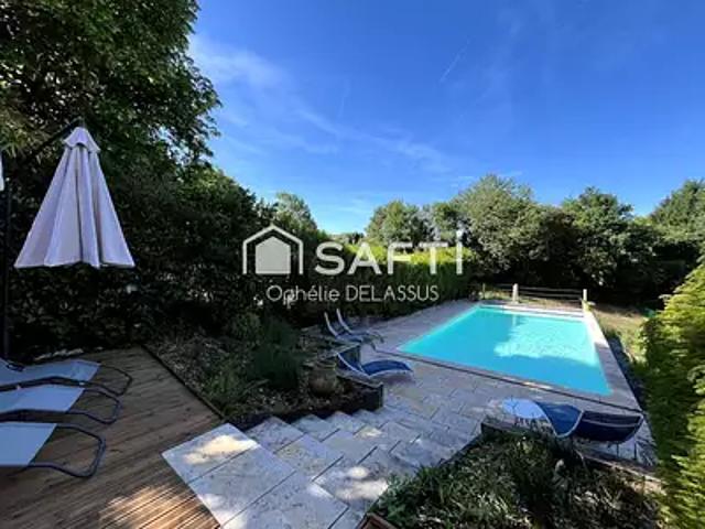 Uzerche 19140 Achat / Vente maison 9 pièces t9 piscine balcon