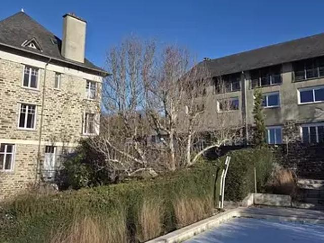 Uzerche 19140 Achat / Vente maison 16 pièces t16 parking