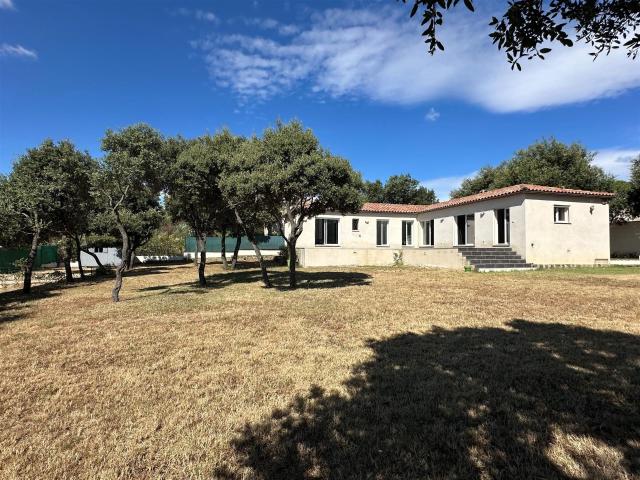 À Uzès, maison récente de 136 m² en parfait état. Terrain 1. 136m² Uzès