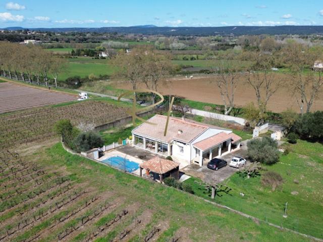 Uzès à 1 min Maison avec piscine, vue dégagée et grand ter