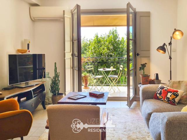Uzès à pied appartement avec terrasse, vues sur la verdure. 51m² Uzès