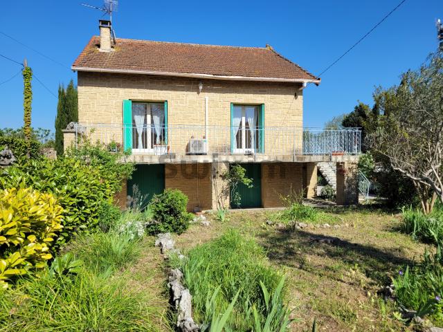 UZES A PIEDS