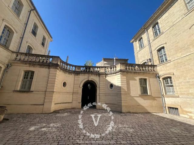 Uzes Bâtiment historique