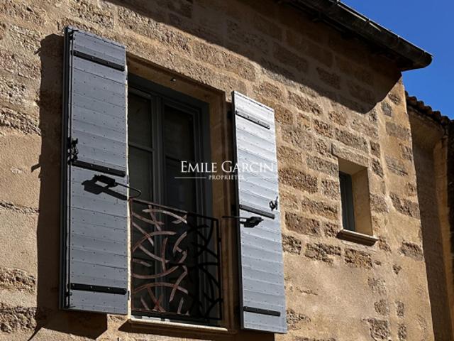 Uzès Centre ville, jolie maison de ville avec terrasse, garage et appartement indépendant