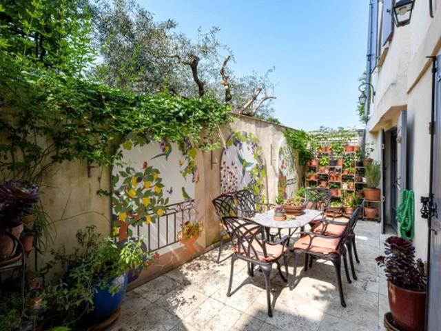 Uzès centre historique: Maison de ville XIX de 122 m²