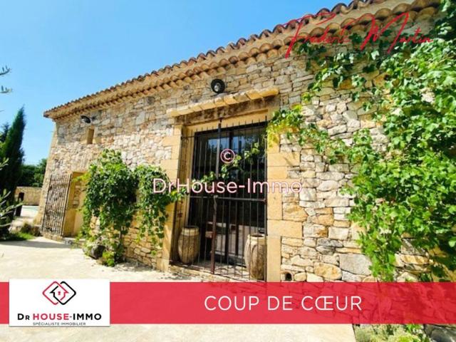 Uzès proche, belle maison en pierre lumineuse de 130 m² avec piscine au calme sur un terrain de 760 m²