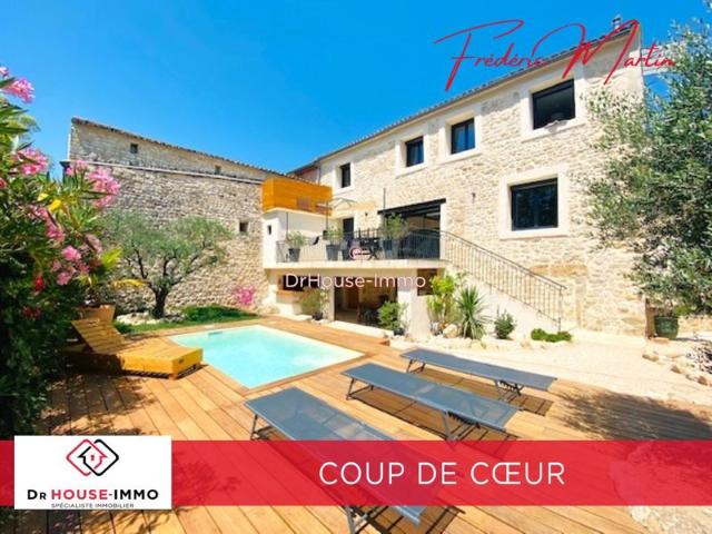 Uzès proche, charmant mas de mas de village lumineux en pierre restauré de 120 m² avec piscine sur une parcelle de 350 m²
