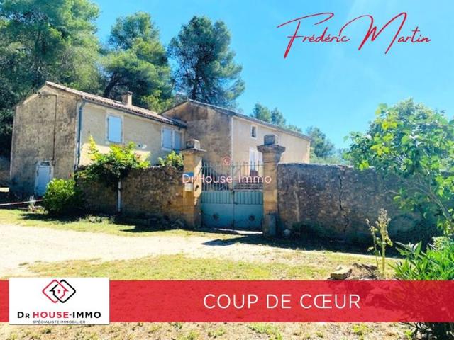 Uzès proche, rare mas en pierre de plus de 220 m² avec 15000 m² de terrain