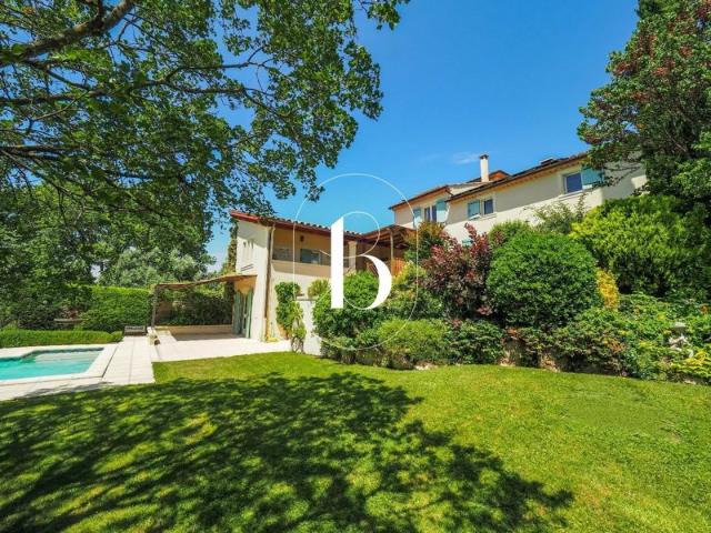 Uzès – Propriété d’exception avec vue dominante