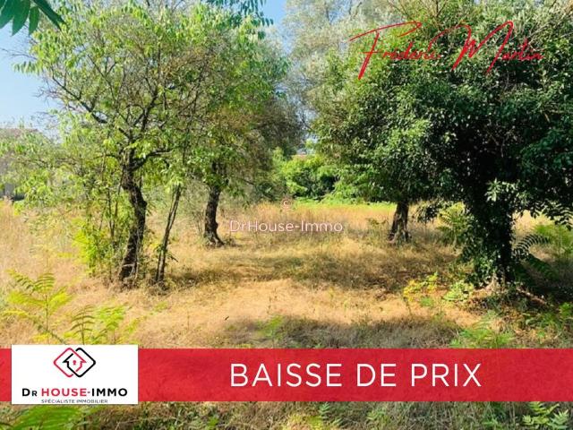Uzès, rare terrain constructible de 1750 m², arboré et clôturé