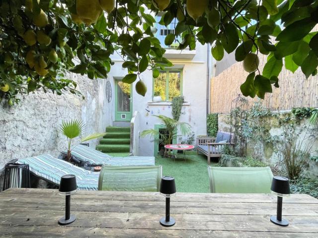 Uzès Secteur Sauvegardé, charmante maison de ville avec gara. 155m² Uzès