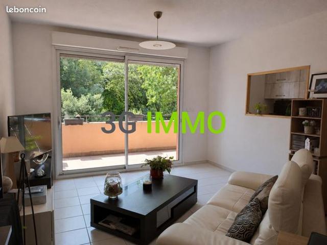 Uzès – T2 de 48 m² avec terrasse et garage