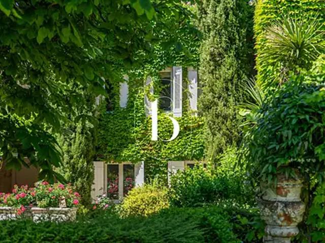 Uzès 30700 Achat / Vente maison 12 pièces t12 piscine terrasse