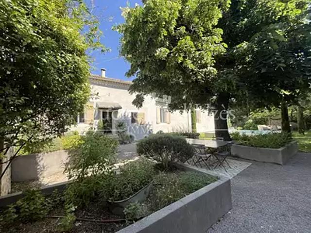 Uzès 30700 Achat / Vente maison 14 pièces t14 piscine terrasse