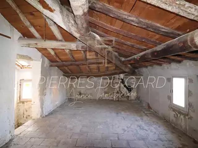 Uzès 30700 Achat / Vente appartement 1 pièce t1 au dernier étage