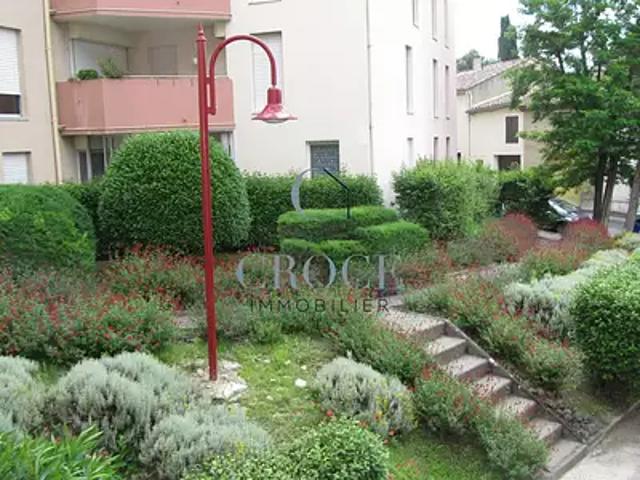 Uzès 30700 Achat / Vente appartement 1 pièce t1 parking