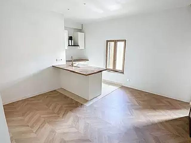 Uzès 30700 Achat / Vente appartement 2 pièces t2 au dernier étage