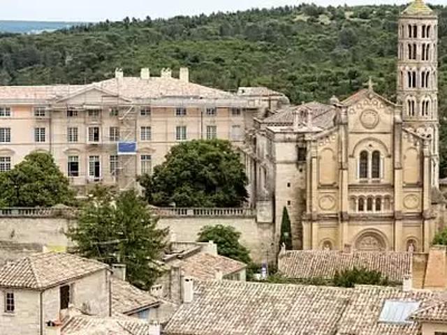 Uzès 30700 Achat / Vente appartement 2 pièces t2 terrasse