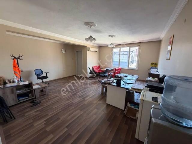 Uzun Çarşı'da Satılık Ofise Uygun 55 M² Daire – Eşyalı