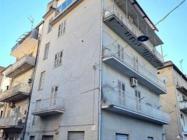 V004443 VENDESI STABILE 450 MQ TOTALI