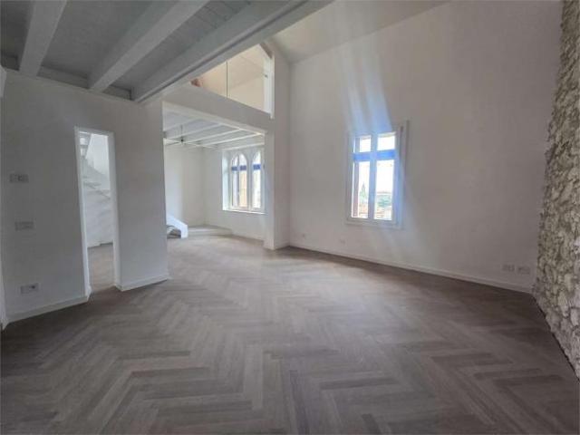 V005469 Appartamento in Vendita a Verona VR