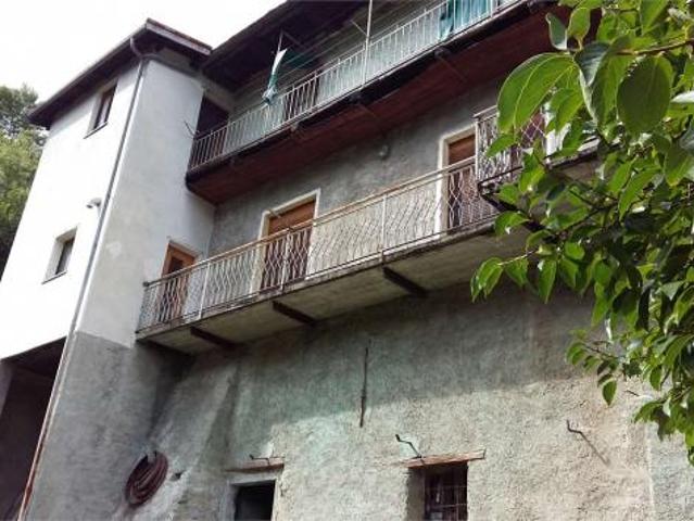 V000131 CASA BIFAMIGLIARE INDIPENDENTE CON TERRENO