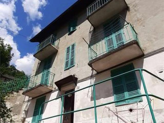 V000289 APPARTAMENTO CON TERRAZZO, CANTINA E GIARDINO