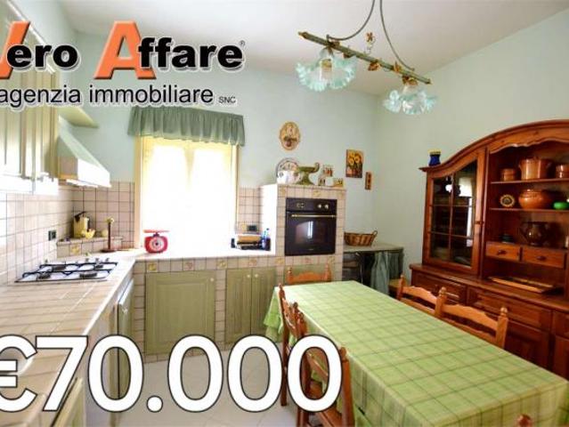 V002667 VENDESI APPARTAMENTO 150 MQ INTERO 2 PIANO