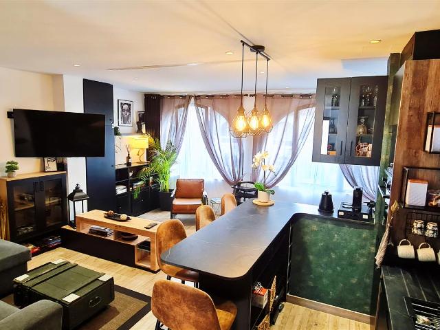 V0902 Apartamento Reformado en Venta con Licencia Turística. 4761m² Empuriabrava