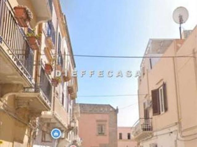 V2179 In vendita a Marsala ufficio al centro storico