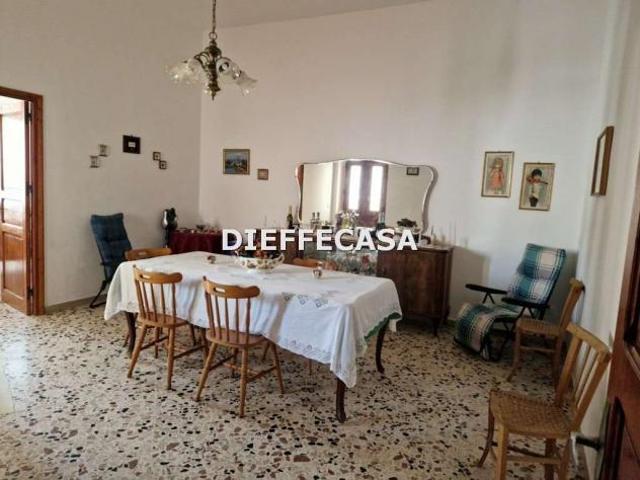 V2616 In vendita a Marsala casa indipendente con cantinola e terrazzin periferia