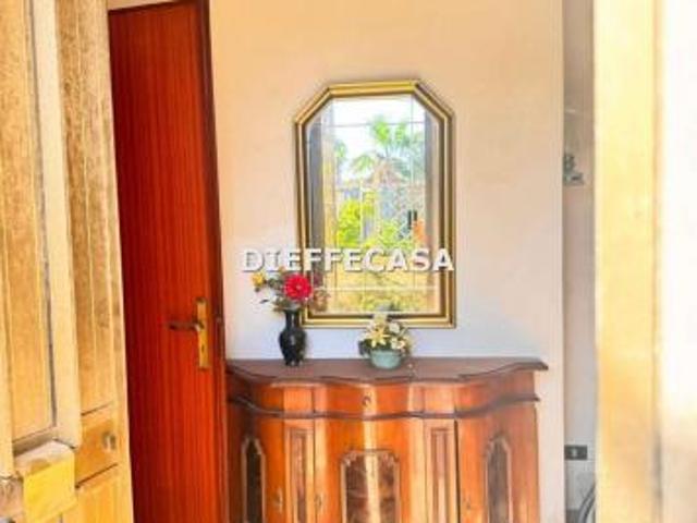 V2625 In vendita a Marsala zona mare casa su 2 livelli con garage e terreno
