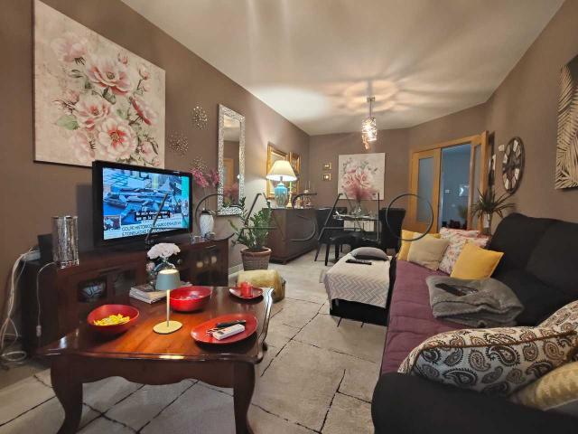 V2798 CHALET ADOSADO EN YELES