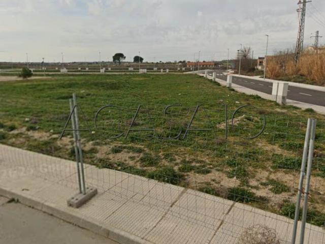V2857 TERRENO EN YUNCOS DE 185M2