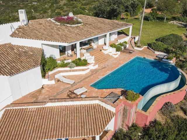 V4 com Estúdio Independente, Piscina e Vista Mar 202m² Boliqueime