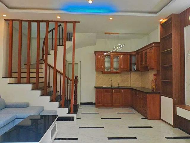 Vĩnh Hưng, Lĩnh Nam, Nhà 5 Tầng, 3 Ngủ, 1 Bước Ra Phố, Chỉ Hơn 5 Tỷ