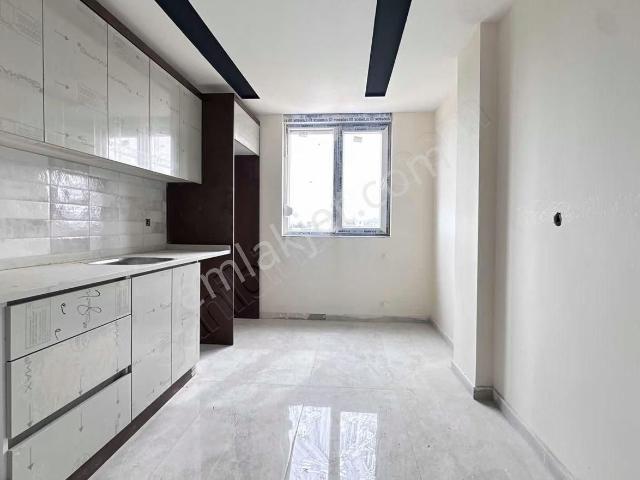 V.altıayak Mah. 2+1 Asansörlü Havuzlu Sıfır Daire