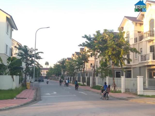 Với 6 tỷ sở hữu ngay Biệt thự nhà vườn 3 tầng Sát Quận Long biên HN. Trên đường vành đai 3