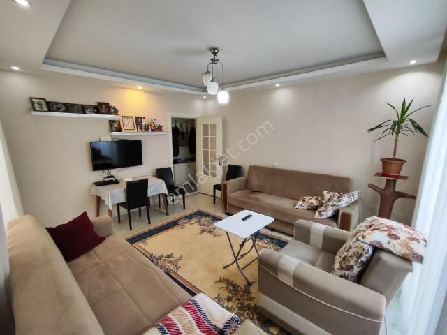V.karşıyaka Cadde Ulaşım Ve Market Zincirlerine Yakın Satılık 2+1 Daire
