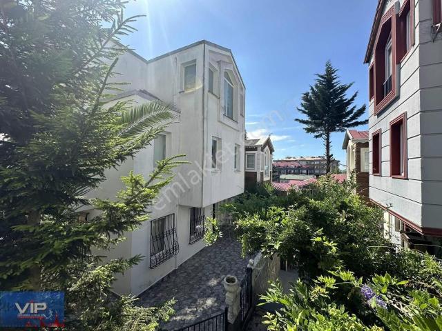 Vıp Gayrmenkul'den 5+1 Satılık Müstakil Villa