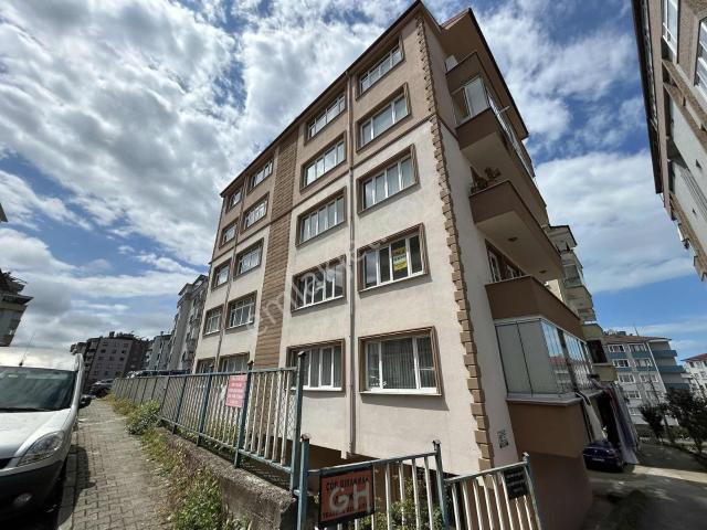 Vıp Gayrimenkul'den Özen Apartmanı'nda Satılık Daire