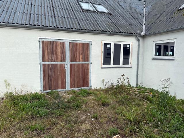 Værksteds/produktionslokale/lager udlejes på gård ved Roskildevej lige uden for hillerød