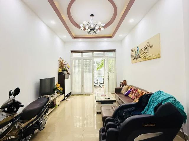 Vị trí đắc địa – Chỉ hơn 6 tỷ – Nhà đẹp 4 tầng – 4PN 5WC DT: 60m2 4x15m Hẻm Xe Hơi