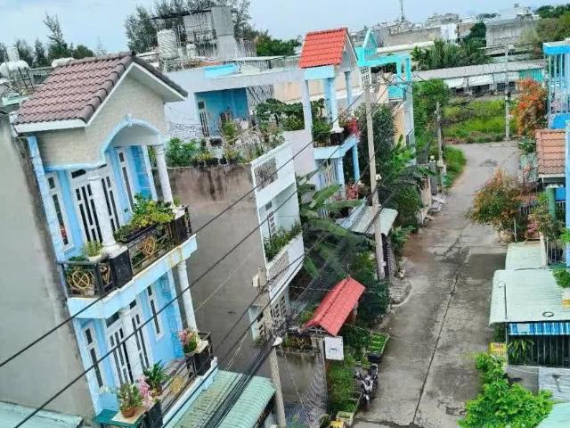 Vị trí đẹp, kết cấu 5 tầng có hầm giá hot hơn 4ty xíu. Vị trí trung tâm chủ gấp bán