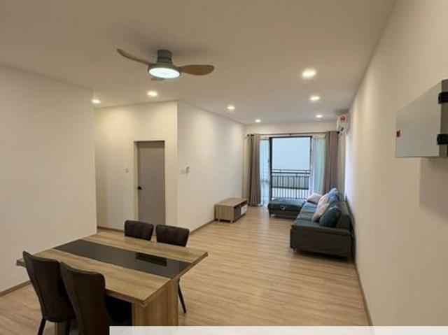Vantage Residence Apartment For Sale Located at Jalan Stampin Tengah