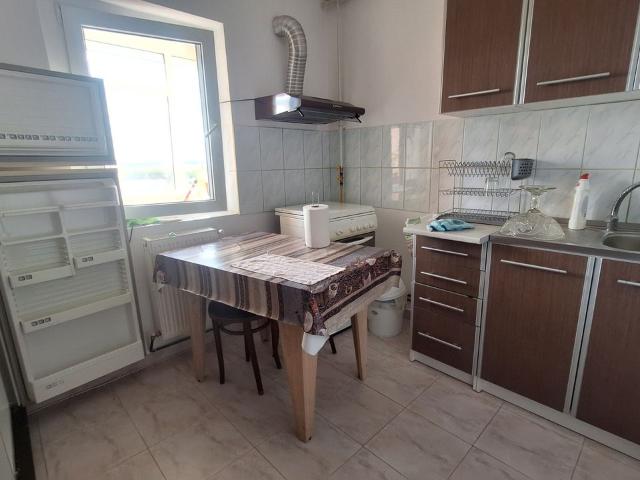 Vanzare apartament 3 camere, decomandat, Targoviste